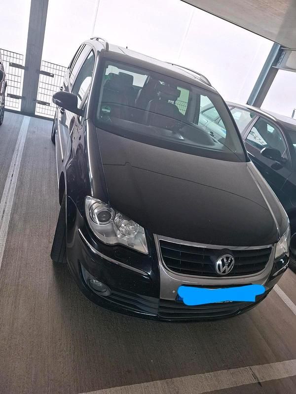 Schwarz Gebraucht 2009 VW Touran Van / Kleinbus | 5.600 € (Fairer Preis) - Bild 1/4