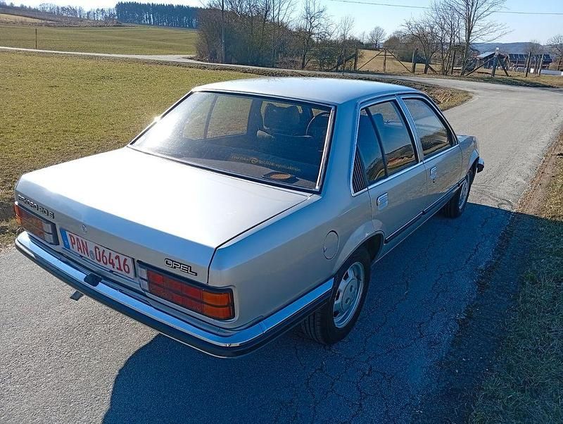 Gebraucht Opel Rekord S 101 PS (74 kW) 1982 Silber Limousine