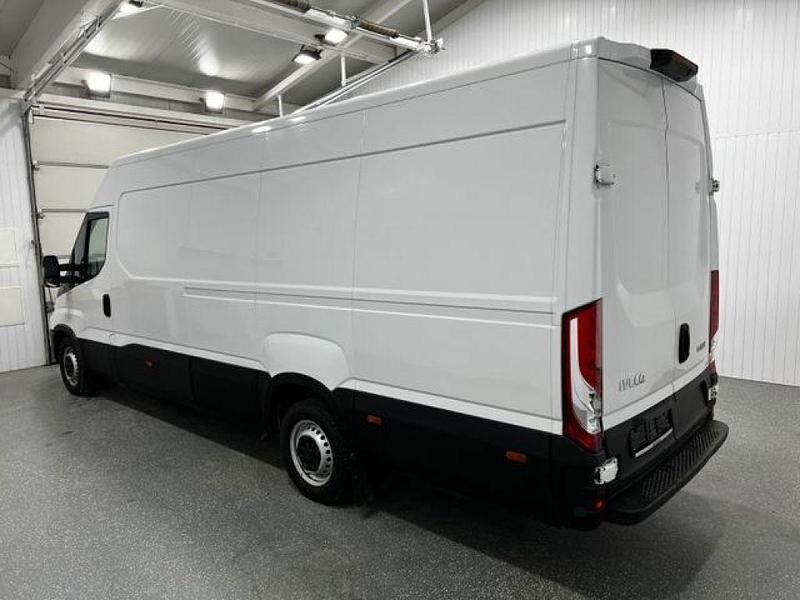 Gebraucht Iveco Daily 156 PS (114 kW) 2023 Weiss (bianco ic 194) Van