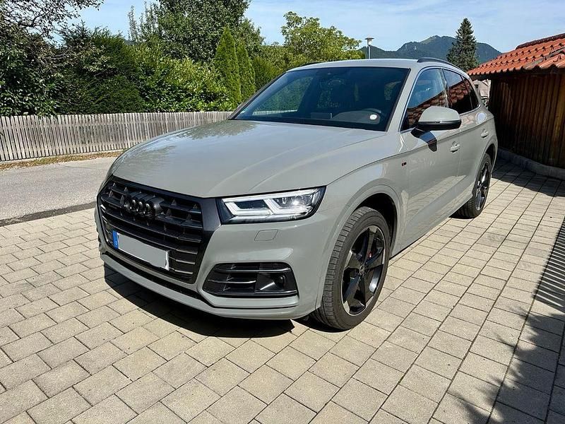 Grau Gebraucht 2020 Audi Q5 S-Line SUV | 33.700 € (Guter Preis) - Bild 1/4