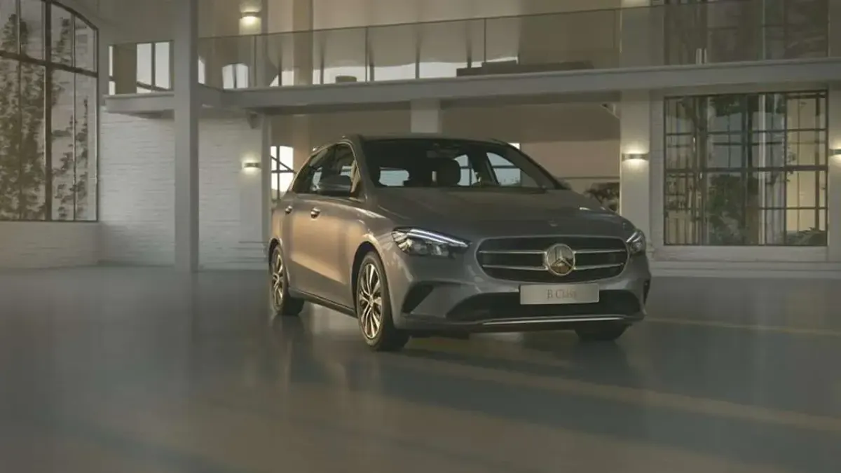 Gebraucht Mercedes B220 190 PS (139 kW) 2023 Metalliclack mountaingrau Kleinwagen