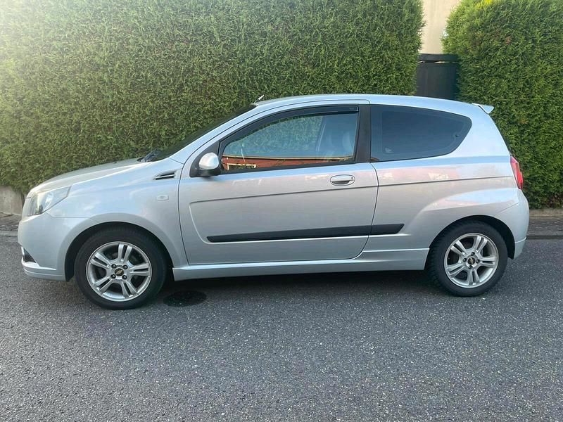 Silber Gebraucht 2011 Chevrolet Aveo Kleinwagen | 1.900 € (Fairer Preis) - Bild 1/4