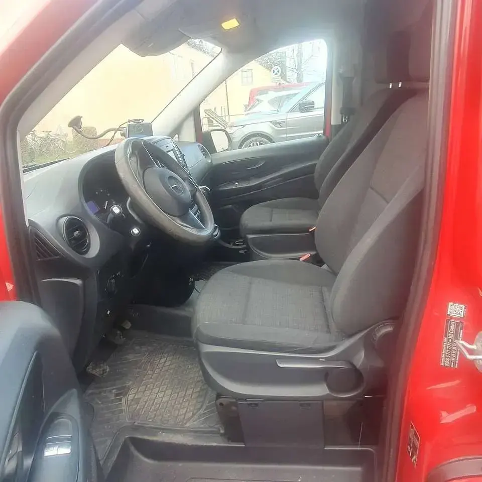 Gebraucht Mercedes Vito 114 PS (83 kW) 2016 Rot Van