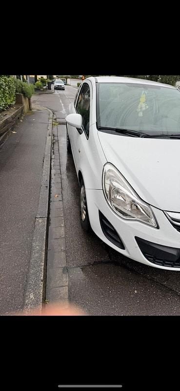 Weiß Gebraucht 2013 Opel Corsa Kleinwagen | 1.000 € (Superpreis) - Bild 1/4