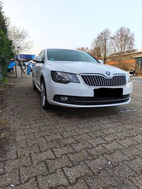 Gebraucht Skoda Superb Elegance 260 PS (191 kW) 2014 Weiß Limousine