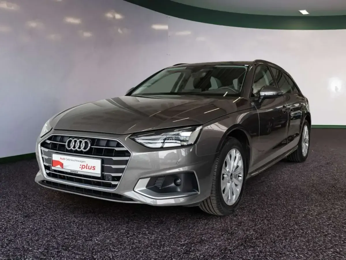 Gebraucht Audi A4 Ambiente 204 PS (150 kW) 2021 Terragrau metallic Kombi