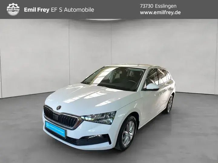 Candyweiß Gebraucht 2020 Skoda Scala Cool Plus Kleinwagen | 14.930 € (Guter Preis) - Bild 1/3