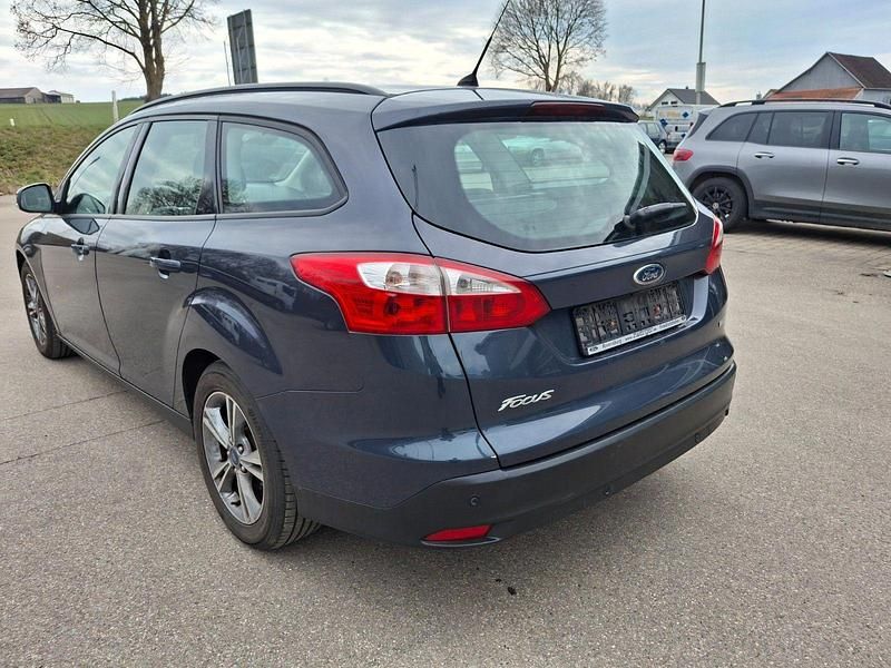 Używany Ford Focus SYNC Edition 125 KM (91 kW) 2014 Czarny Kombi