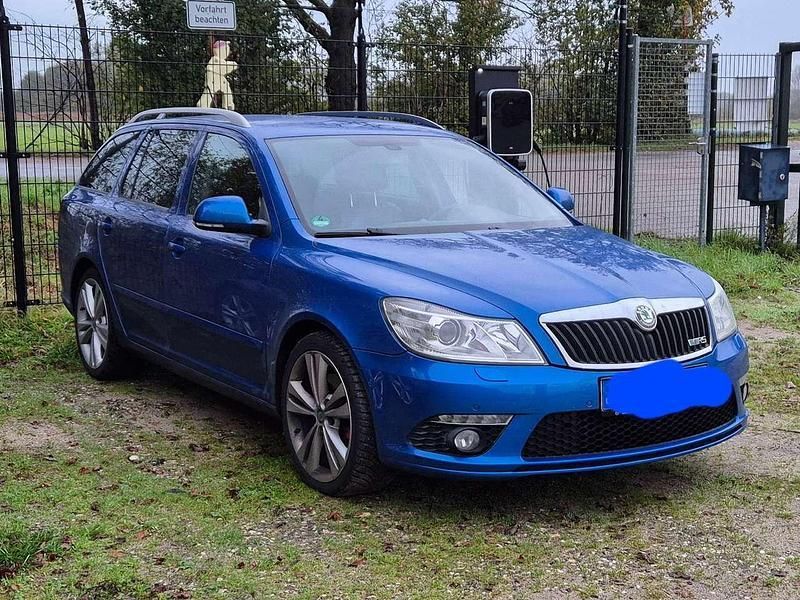 Blau Gebraucht 2012 Skoda Octavia RS Kombi | 10.000 € (Guter Preis) - Bild 1/3