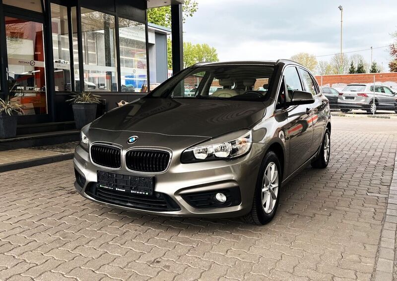 Gold Gebraucht 2016 BMW 218 Active Tourer Advantage Van / Kleinbus | 14.900 € (Fairer Preis) - Bild 1/4