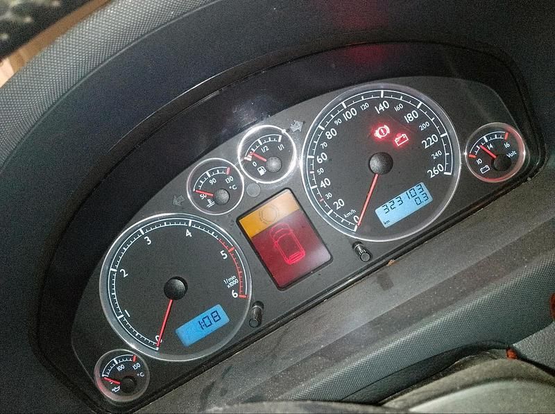 Gebraucht VW Sharan 140 PS (102 kW) 2003 Silber Van / Kleinbus