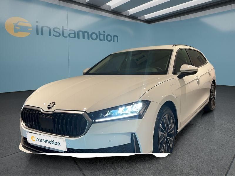 Gebraucht Skoda Superb 204 PS (150 kW) 2024 Weiß Kombi