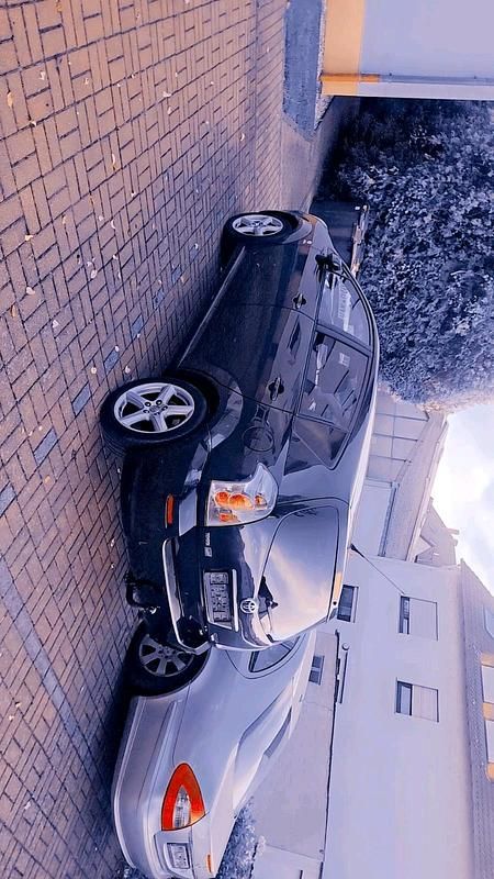 Schwarz Gebraucht 2006 Toyota Corolla Kleinwagen | 2.000 € (Guter Preis) - Bild 1/4