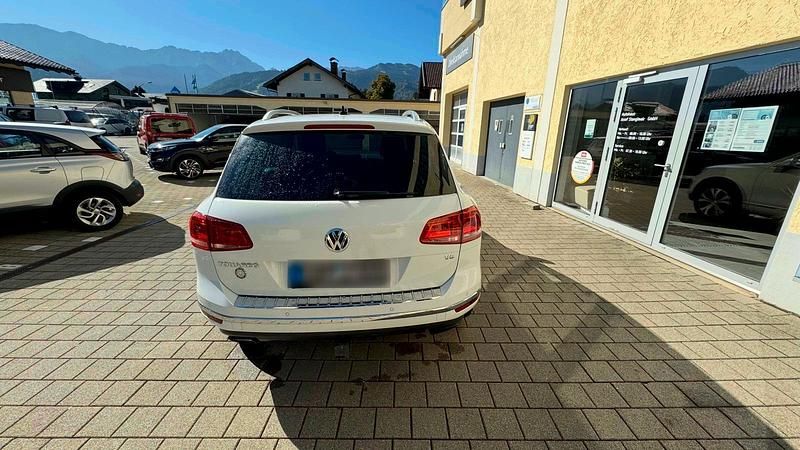 Używany VW Touareg Edition 280 KM (205 kW) 2017 Biały SUV