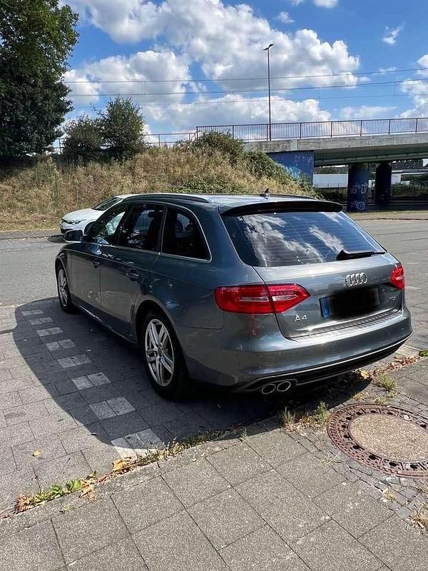Gebraucht Audi A4 S-Line 150 PS (110 kW) 2015 Grau Kombi