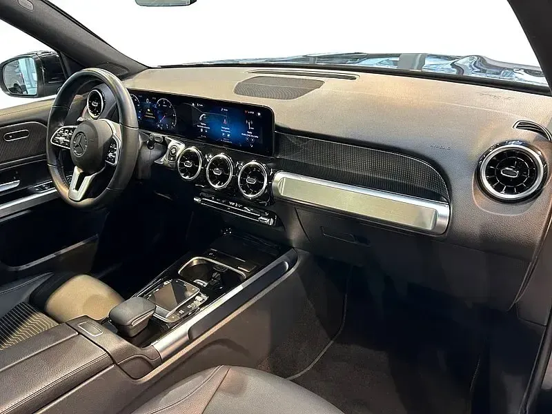 Gebraucht Mercedes GLB220 Progressive 190 PS (139 kW) 2022 Kosmosschwarz metallic SUV