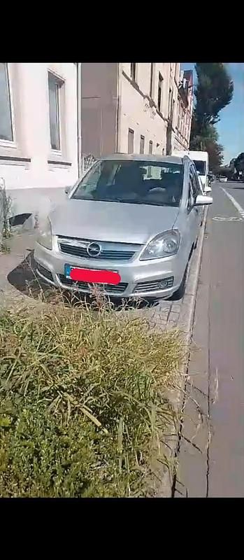Silber Gebraucht 2006 Opel Zafira Van / Kleinbus | 1.300 € (Guter Preis) - Bild 1/4