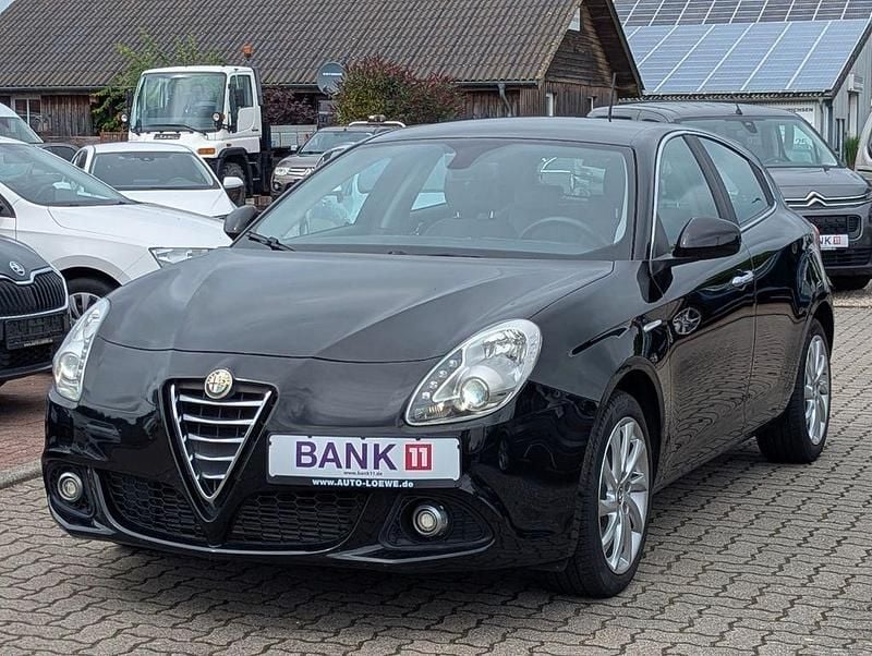 Schwarz Gebraucht 2014 Alfa Romeo Giulietta Turismo Kleinwagen | 6.980 € (Guter Preis) - Bild 1/4