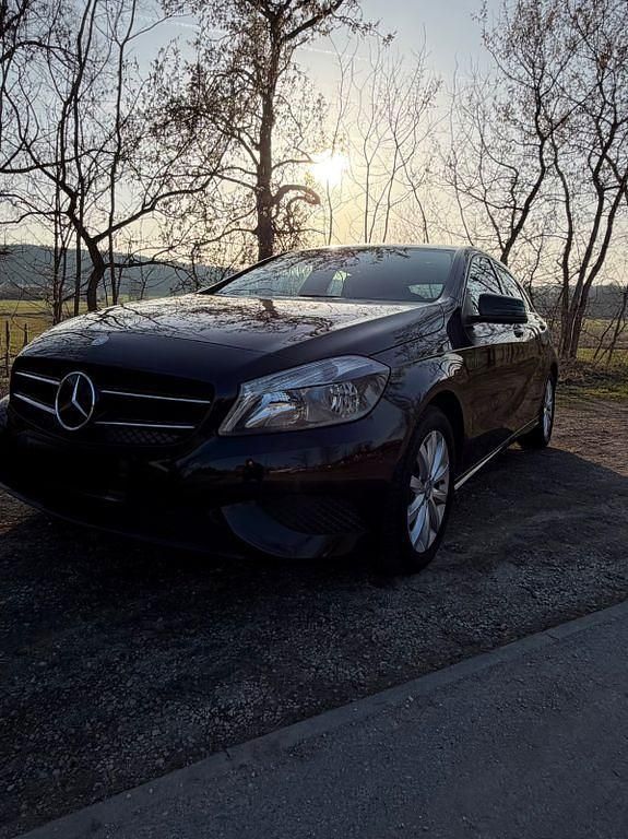 Gebraucht Mercedes A180 Edition 122 PS (89 kW) 2014 Schwarz Limousine