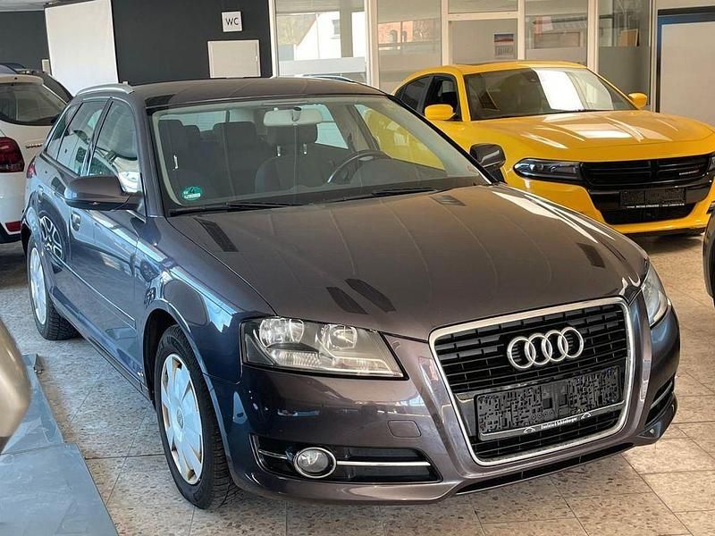Gebraucht Audi A3 Attraction 125 PS (91 kW) 2010 Grau Kleinwagen