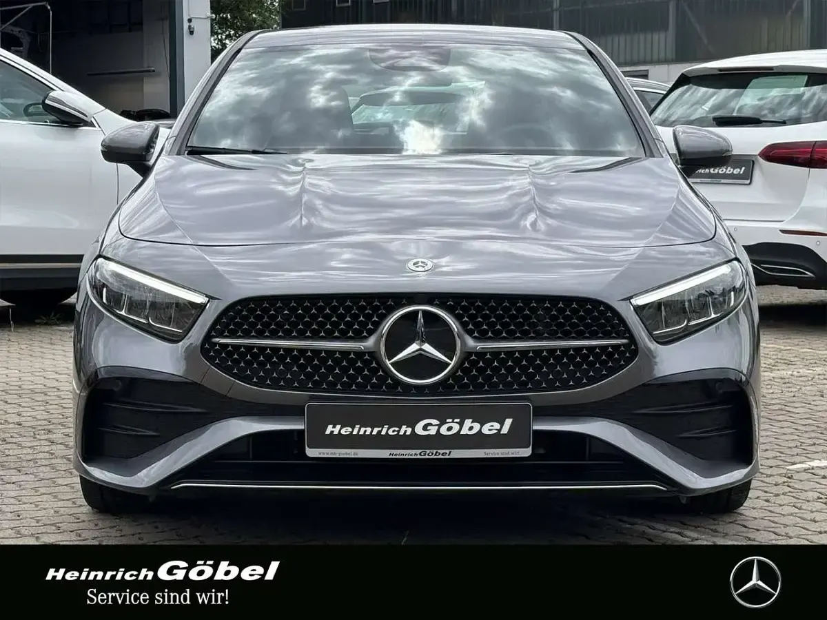 Gebraucht Mercedes A200 AMG 163 PS (119 kW) 2025 Grau Limousine