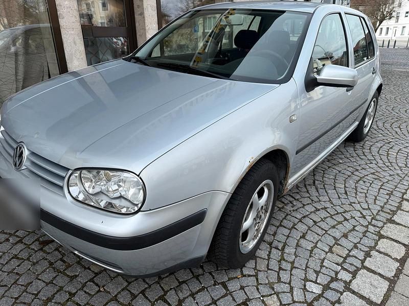 Second-hand VW Golf IV 75 CP (55 kW) 2000 Gri Berlinǎ