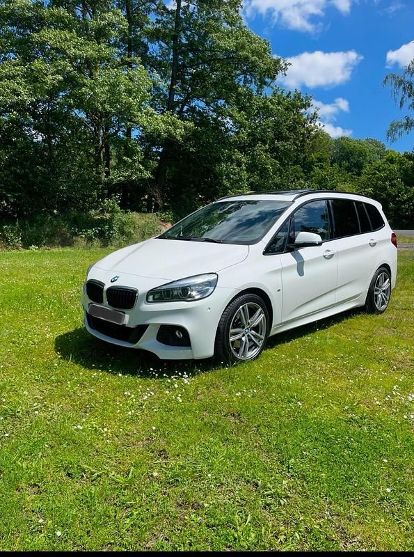 Gebraucht BMW 220 M Sport 190 PS (139 kW) 2015 Weiß Van / Kleinbus