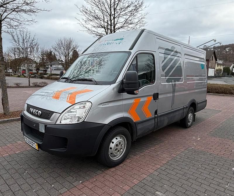 Gebraucht Iveco Daily 106 PS (77 kW) 2010 Van / Kleinbus