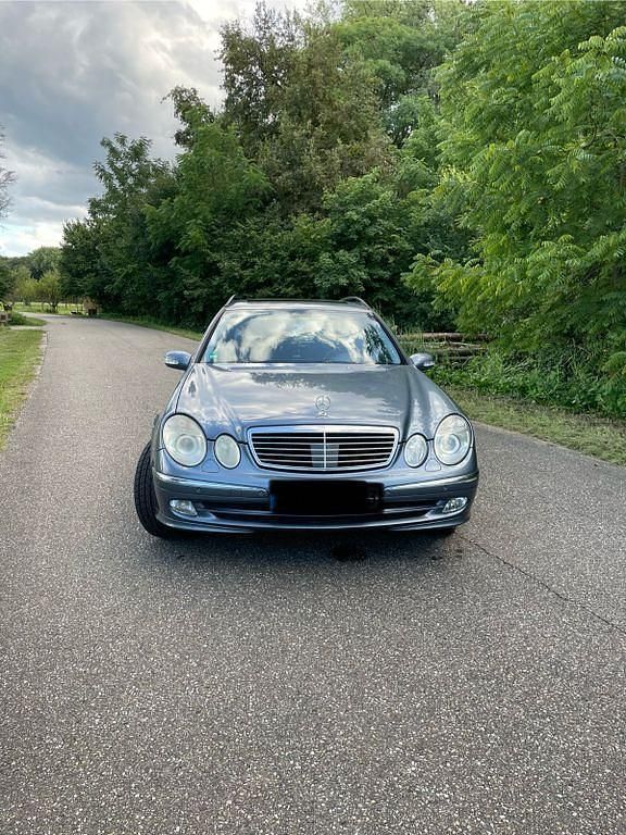 Blau Gebraucht 2004 Mercedes 320 Limousine | 3.500 € (Fairer Preis) - Bild 1/4