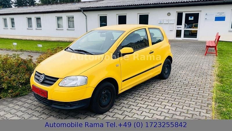 Gelb Gebraucht 2006 VW Fox Basis Kleinwagen | 700 € (Superpreis) - Bild 1/4