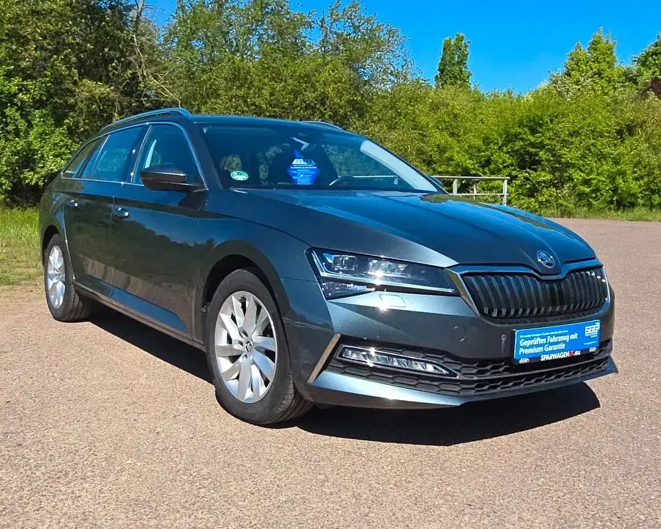 Gebraucht Skoda Superb Style 156 PS (114 kW) 2020 Grau Kombi