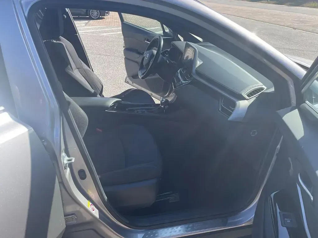 Gebraucht Toyota C-HR Team 122 PS (89 kW) 2019 Silber SUV