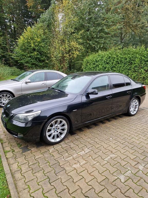 Gebraucht BMW 530 272 PS (200 kW) 2009 Schwarz Limousine