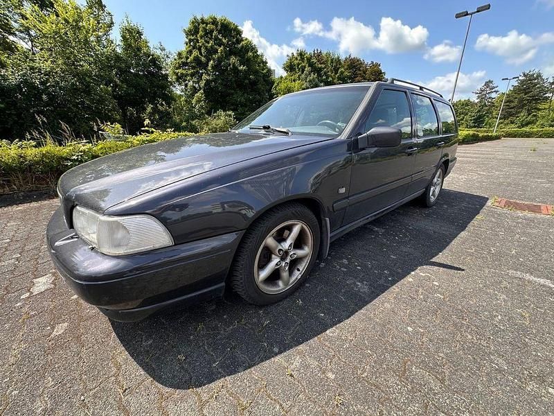 Blau Gebraucht 1997 Volvo V70 Kombi | 1.490 € - Bild 1/4