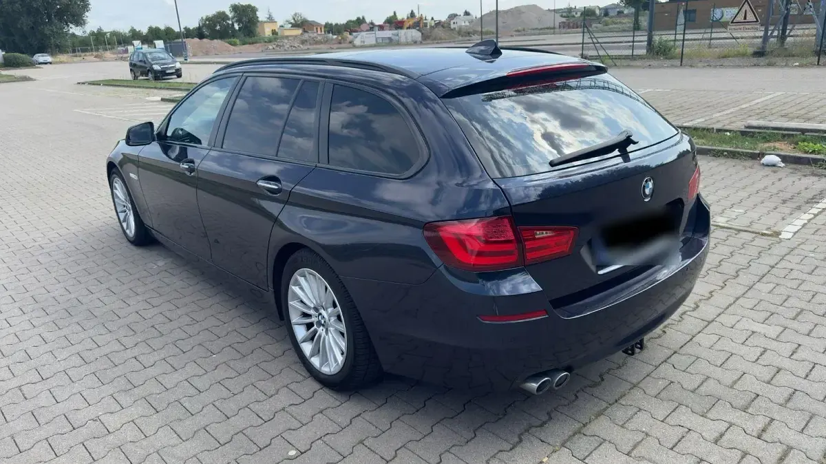 Gebraucht BMW 520 184 PS (135 kW) 2011 Blau Kombi