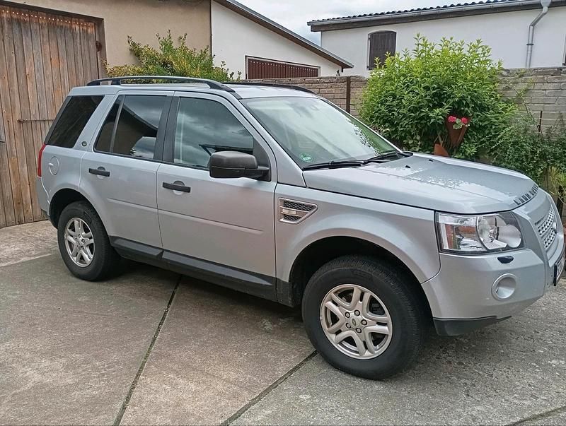 Silber Gebraucht 2010 Land Rover Freelander 2 SUV | 6.490 € (Fairer Preis) - Bild 1/4