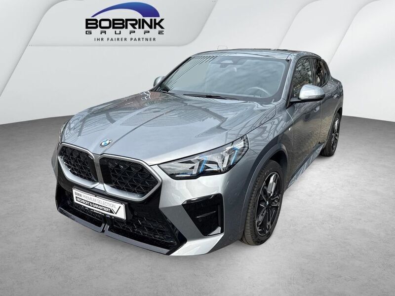 Grau Gebraucht 2024 BMW X2 M Sport SUV | 41.800 € (Teuer) - Bild 1/4