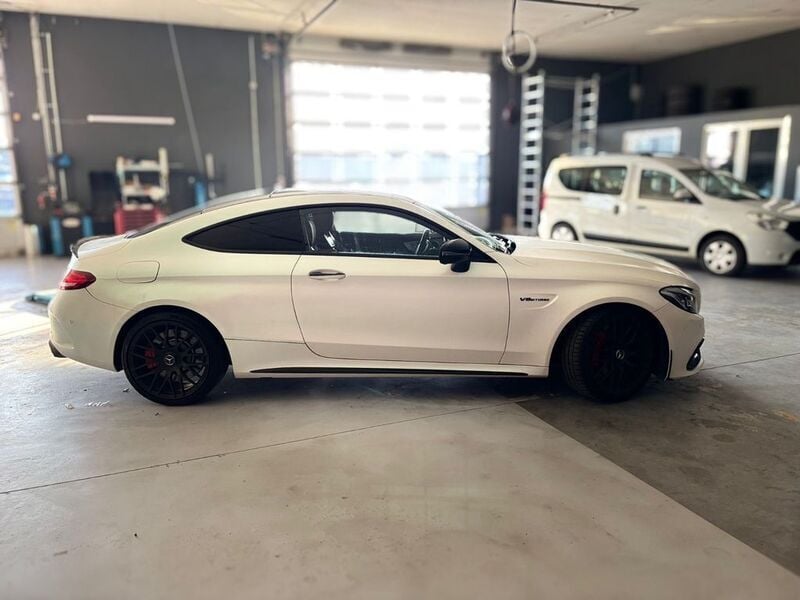 Weiß Gebraucht 2018 Mercedes C63 AMG AMG Coupé | 55.900 € (Fairer Preis) - Bild 1/4
