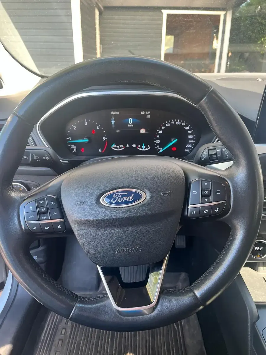 Gebraucht Ford Focus 120 PS (88 kW) 2020 Weiß Kombi