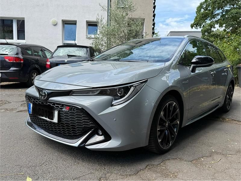Grau Gebraucht 2020 Toyota Corolla Sport Kombi | 23.500 € (Etwas zu teuer) - Bild 1/4