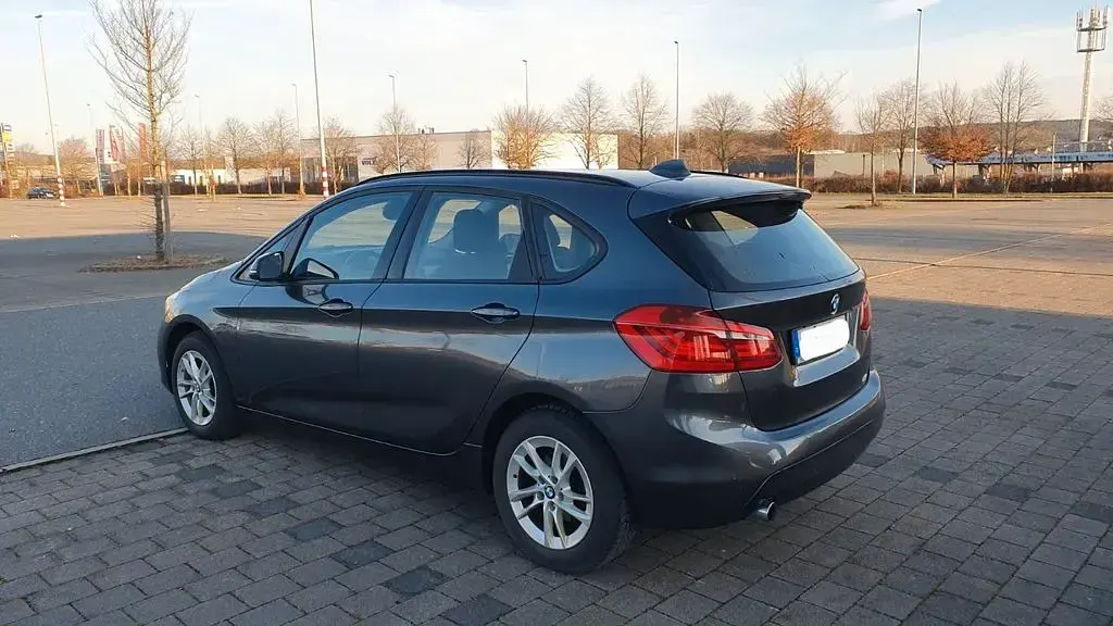 Gebraucht BMW 218 Active Tourer Advantage 150 PS (110 kW) 2017 Grau Van / Kleinbus