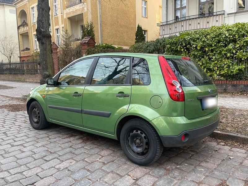Gebraucht Ford Fiesta 80 PS (58 kW) 2007 Grün Kleinwagen