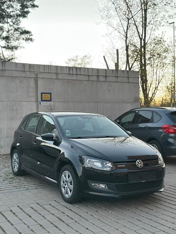 Gebraucht VW Polo 75 PS (55 kW) 2014 Schwarz Limousine