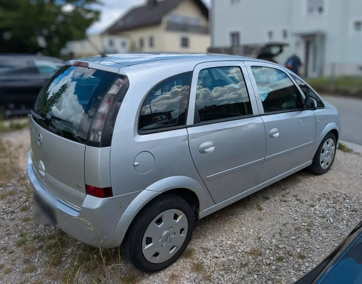 Gebraucht Opel Meriva 105 PS (77 kW) 2007 Silber Van / Kleinbus