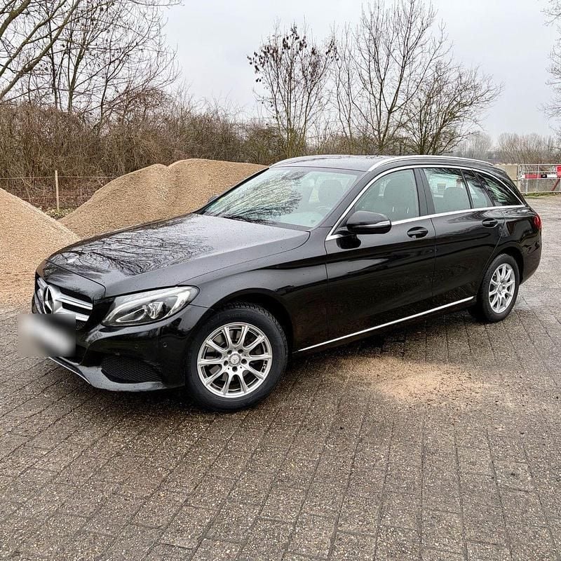 Gebraucht Mercedes C220 170 PS (125 kW) 2015 Schwarz Kombi