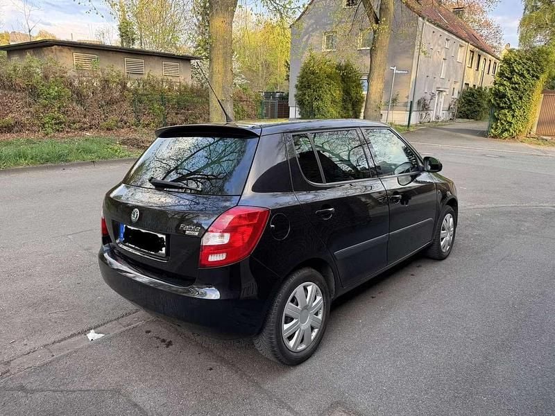 Gebraucht Skoda Fabia 60 PS (44 kW) 2010 Schwarz Kleinwagen