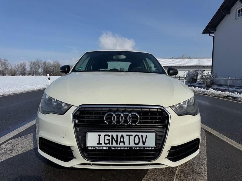 Gebraucht Audi A1 Sport 86 PS (63 kW) 2011 Weiß Kleinwagen