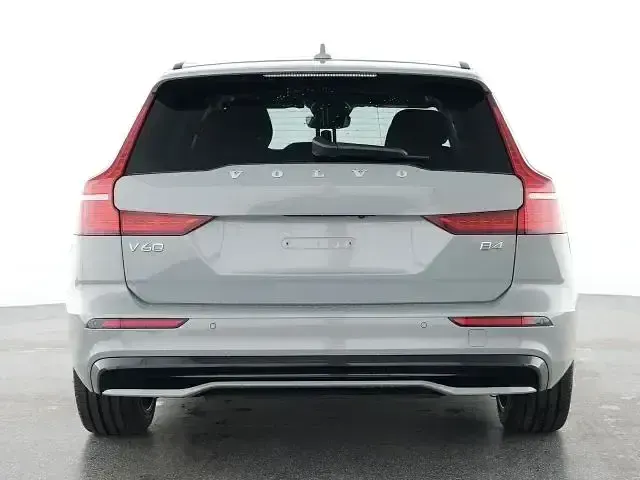 Gebraucht Volvo V60 Plus 197 PS (144 kW) 2025 Grau Kombi