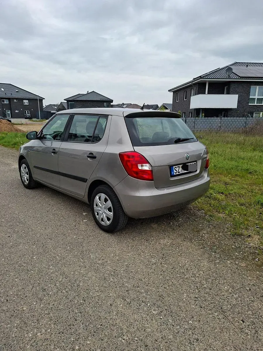 Gebraucht Skoda Fabia 60 PS (44 kW) 2012 Beige Kleinwagen