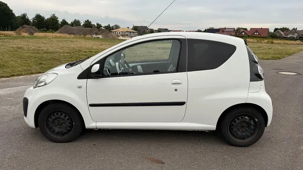 Gebraucht Citroën C1 Tendance 68 PS (50 kW) 2013 Weiß Kleinwagen